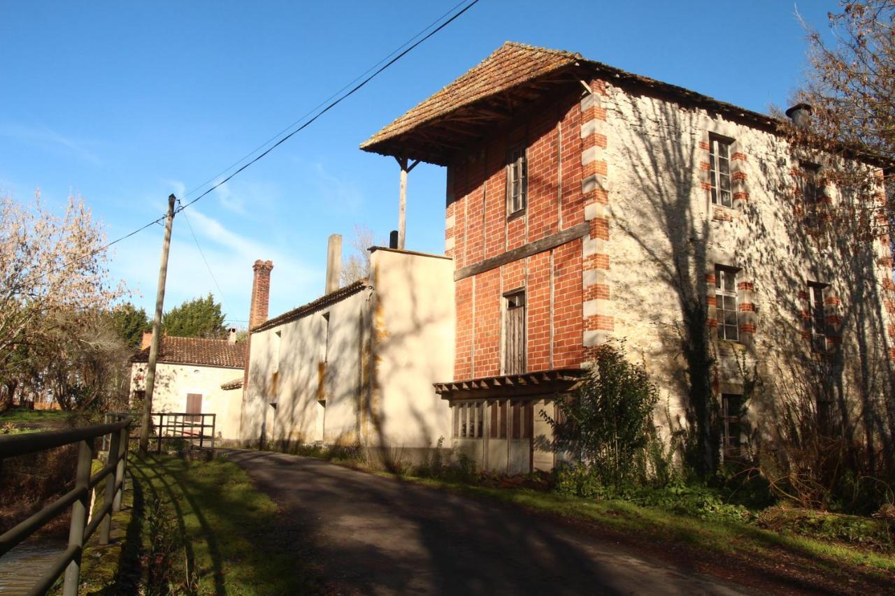 Mazieres Le Moulin Scalagrand住宿加早餐旅馆 外观 照片