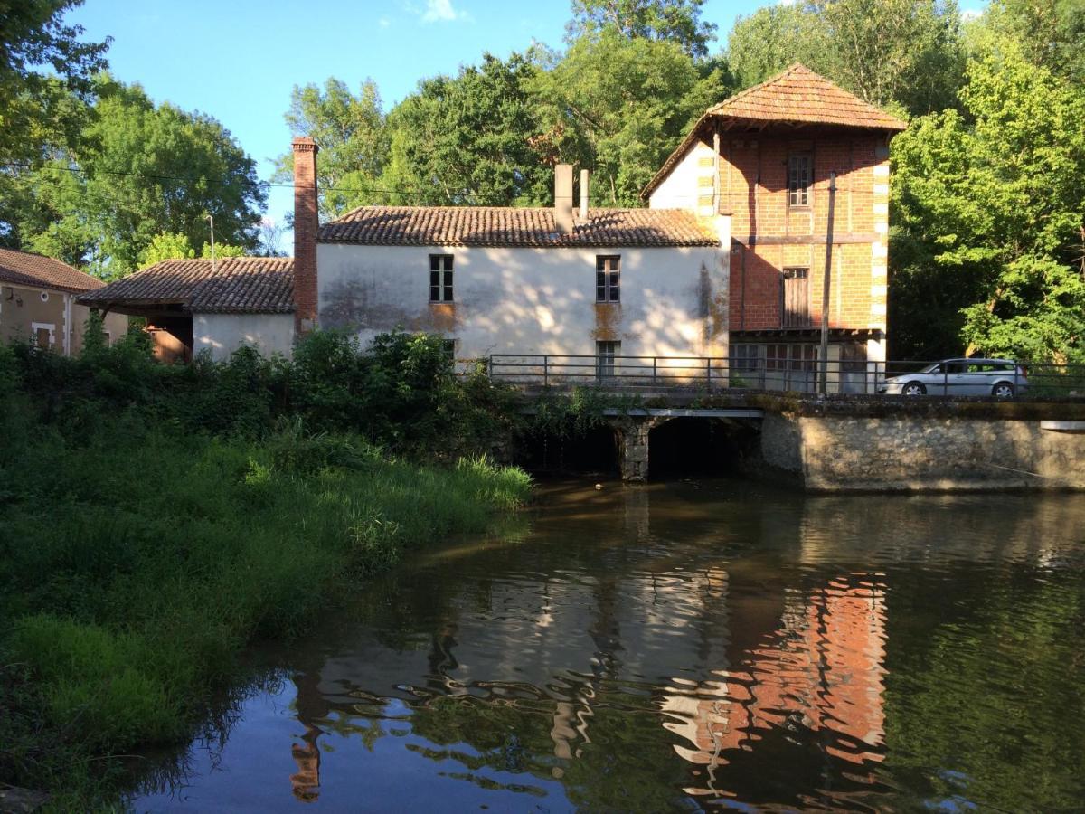 Mazieres Le Moulin Scalagrand住宿加早餐旅馆 外观 照片